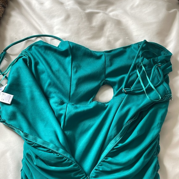 emerald revamped ruched dress - Picture 4 of 4